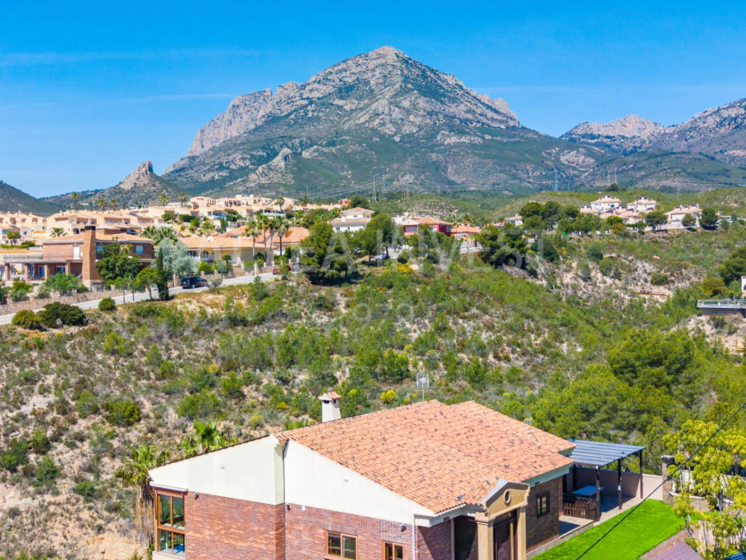 1550 - Contemporary Villa with Views of the Mediterranean Sea in La Nucía