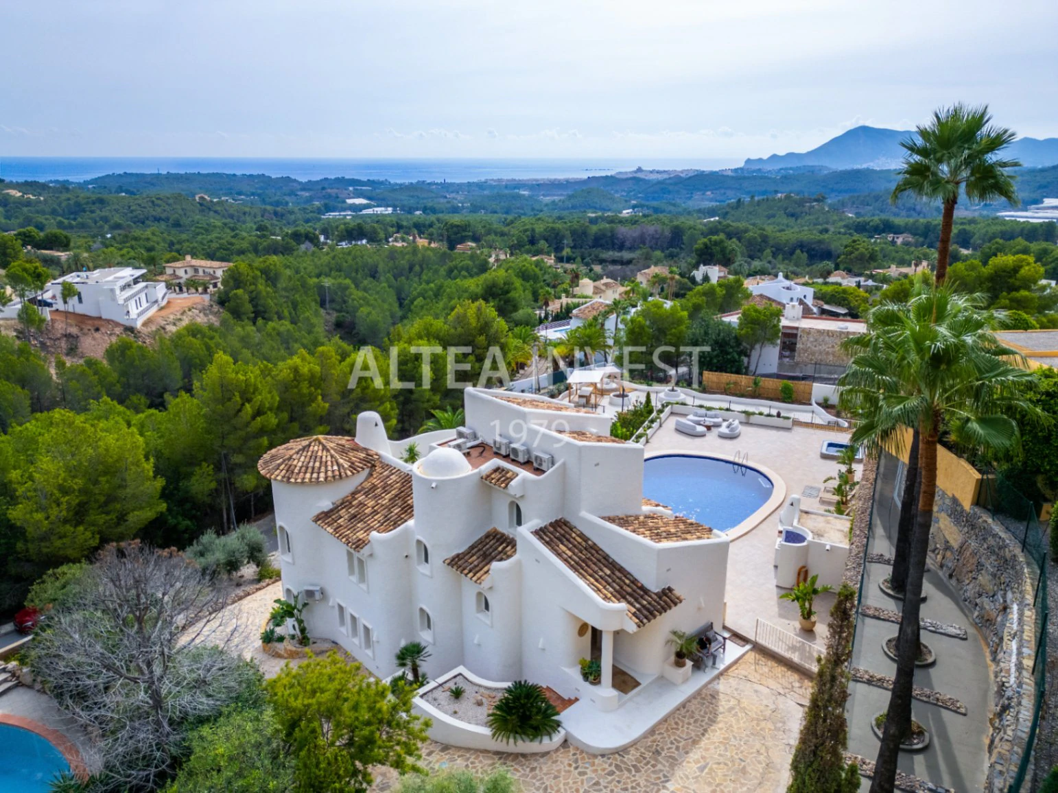 1464 - Ibiza-style villa with panoramic views of Altea Bay and the sea