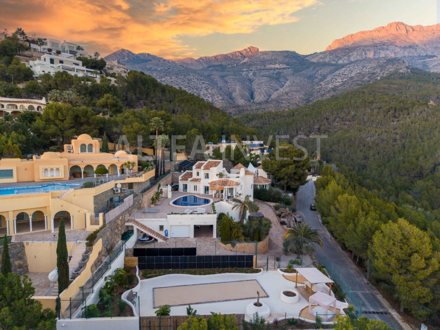 1464 - Ibiza-style villa with panoramic views of Altea Bay and the sea