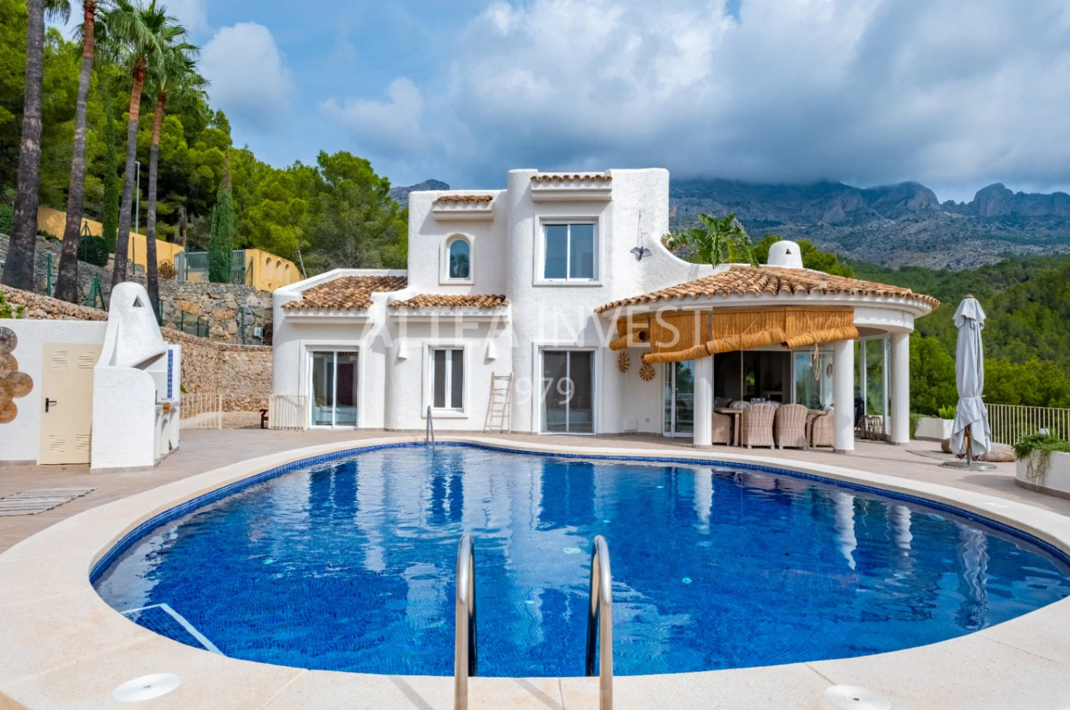 1464 - Ibiza-style villa with panoramic views of Altea Bay and the sea