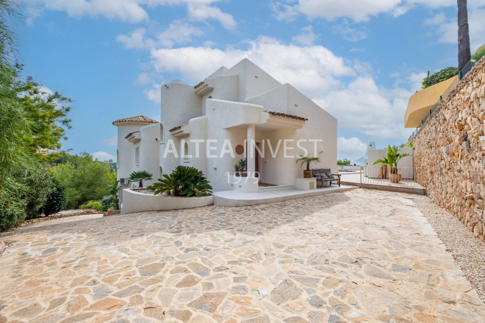 1464 - Ibiza-style villa with panoramic views of Altea Bay and the sea