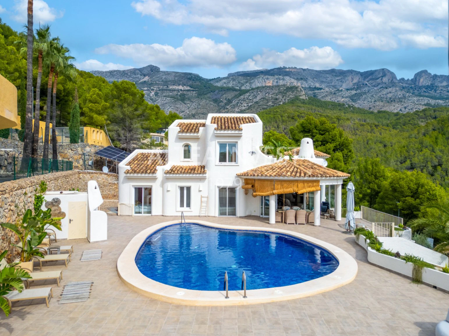 1464 - Ibiza-style villa with panoramic views of Altea Bay and the sea