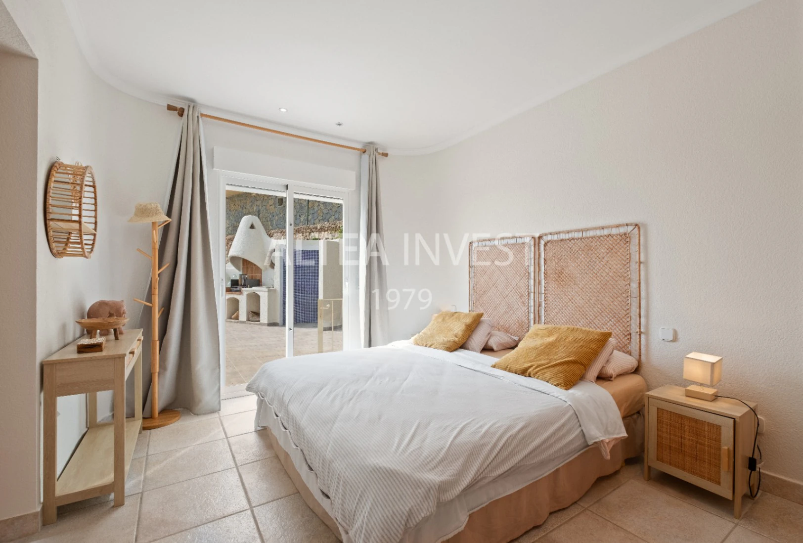 1464 - Ibiza-style villa with panoramic views of Altea Bay and the sea