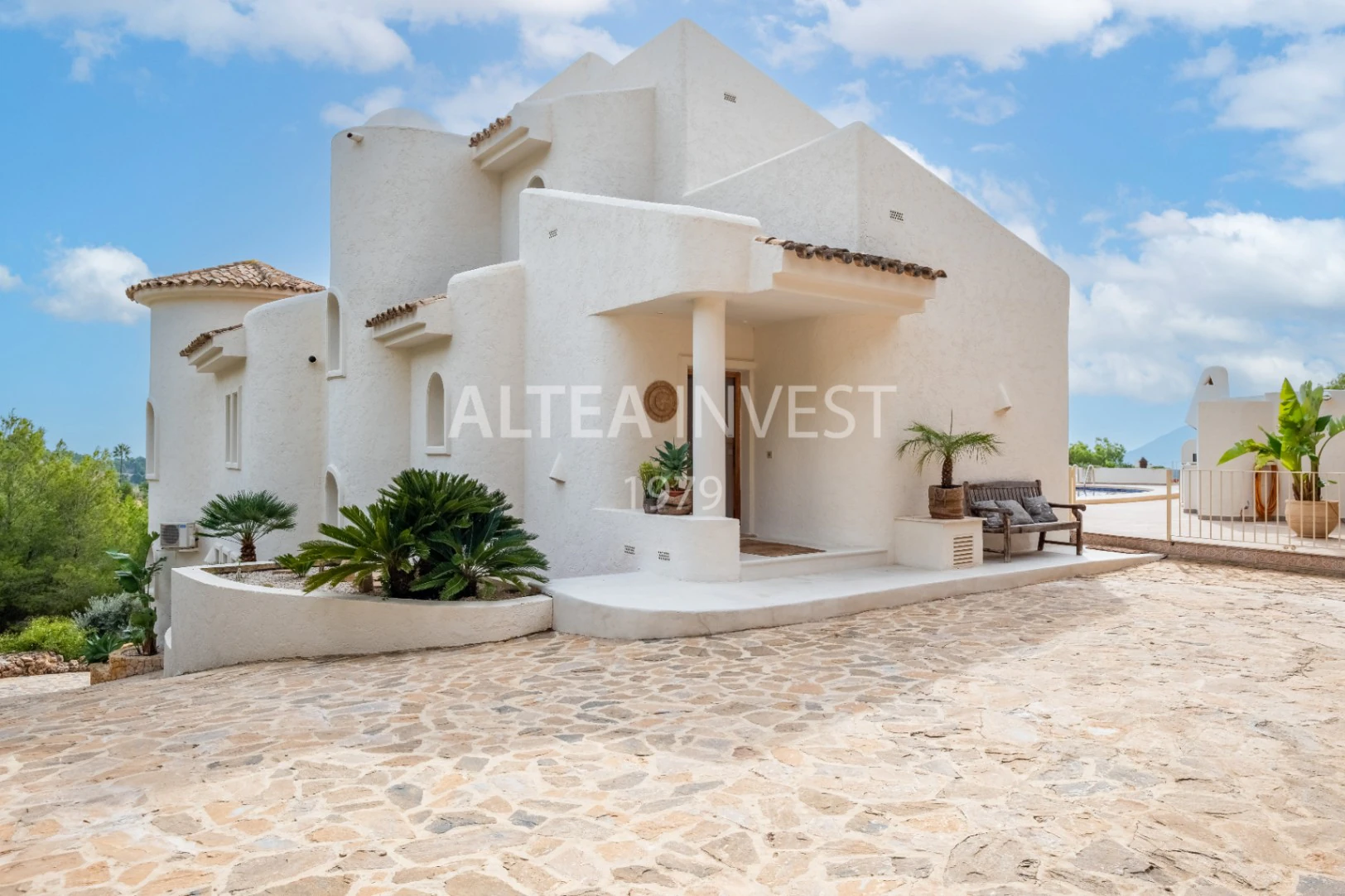 1464 - Ibiza-style villa with panoramic views of Altea Bay and the sea