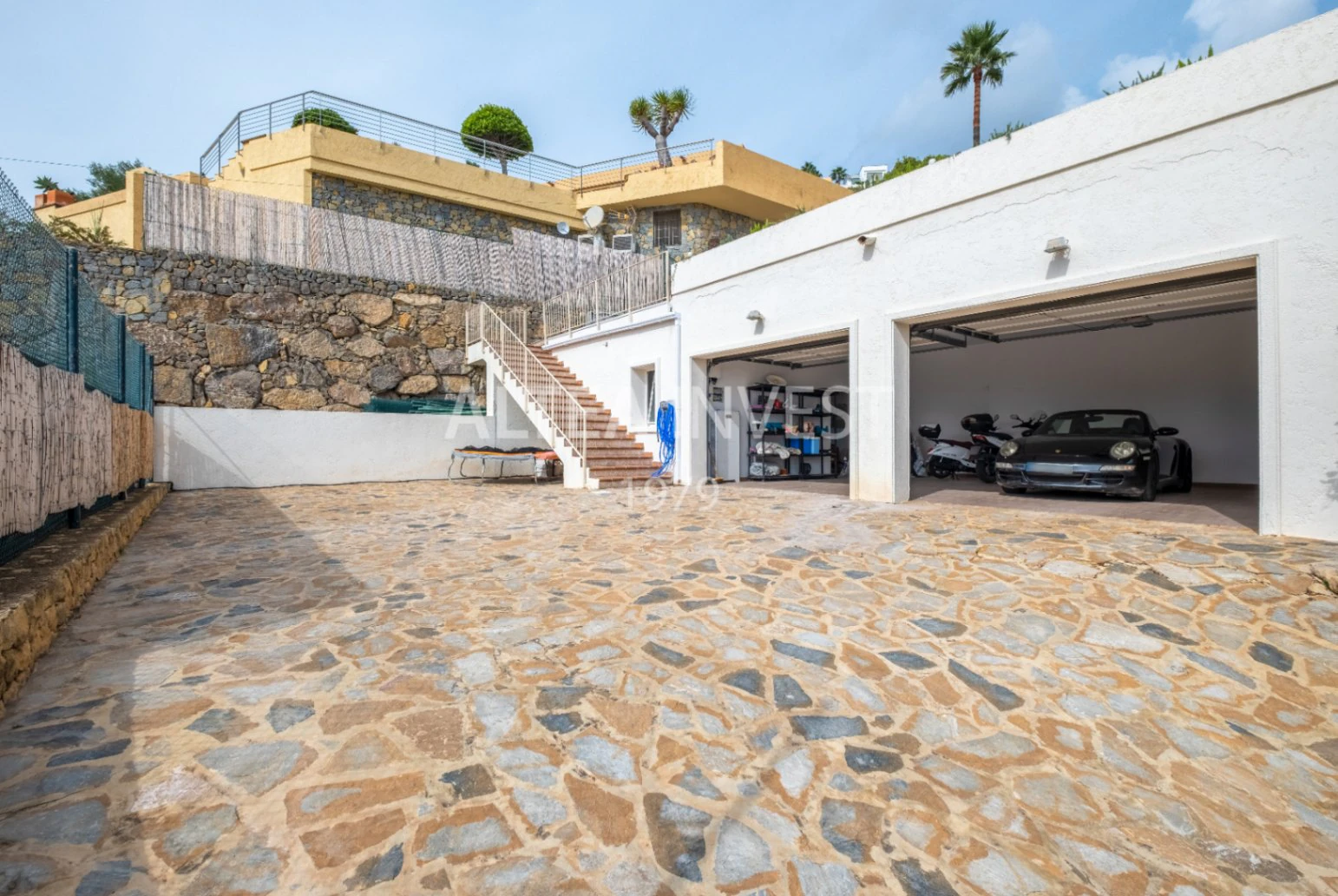 1464 - Ibiza-style villa with panoramic views of Altea Bay and the sea