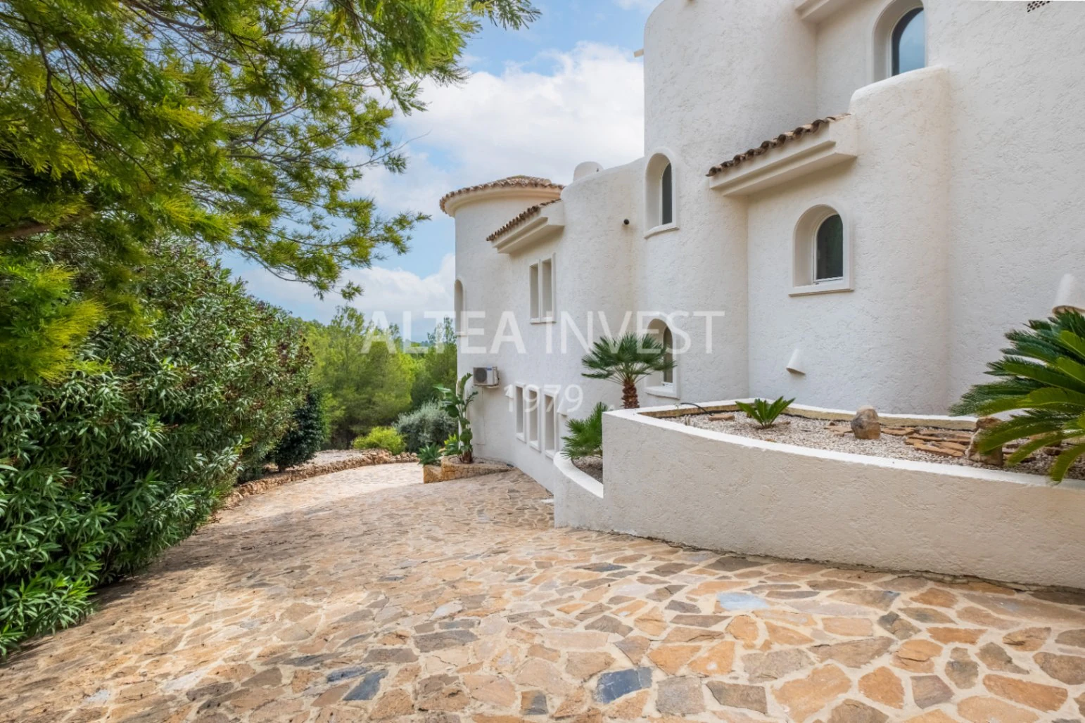 1464 - Ibiza-style villa with panoramic views of Altea Bay and the sea
