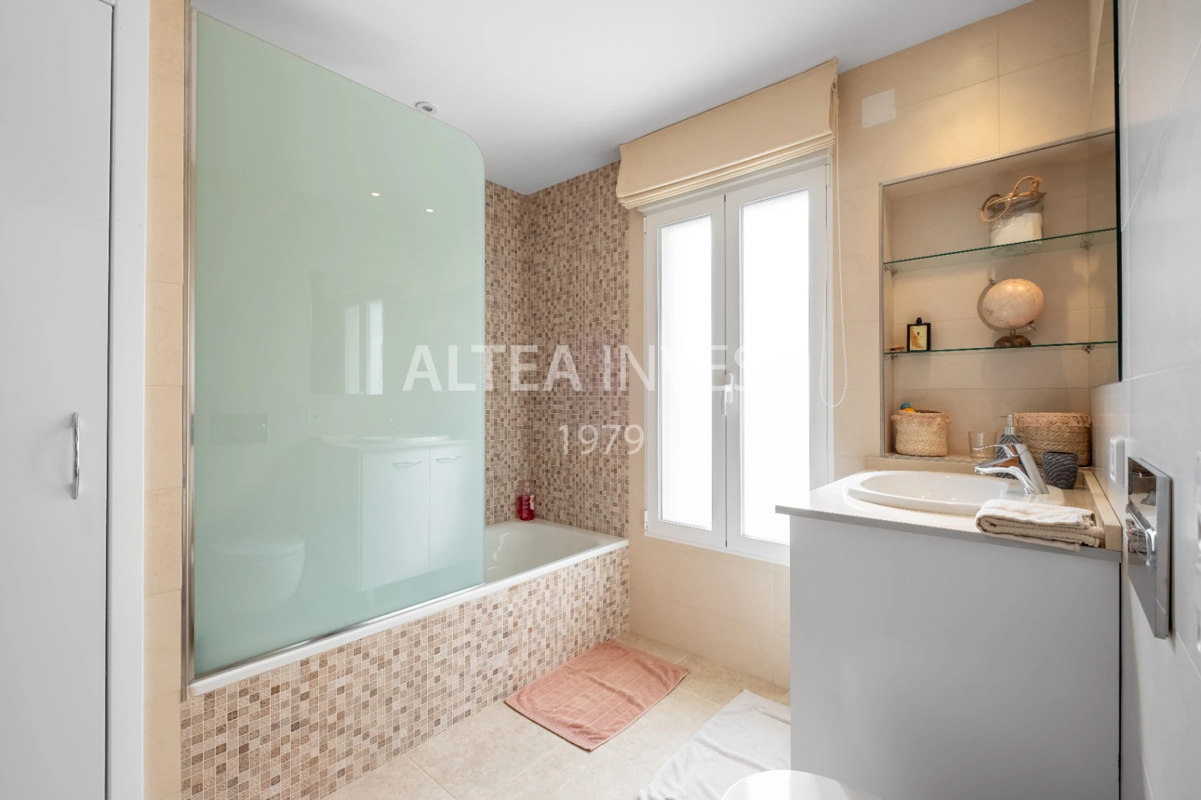1464 - Ibiza-style villa with panoramic views of Altea Bay and the sea