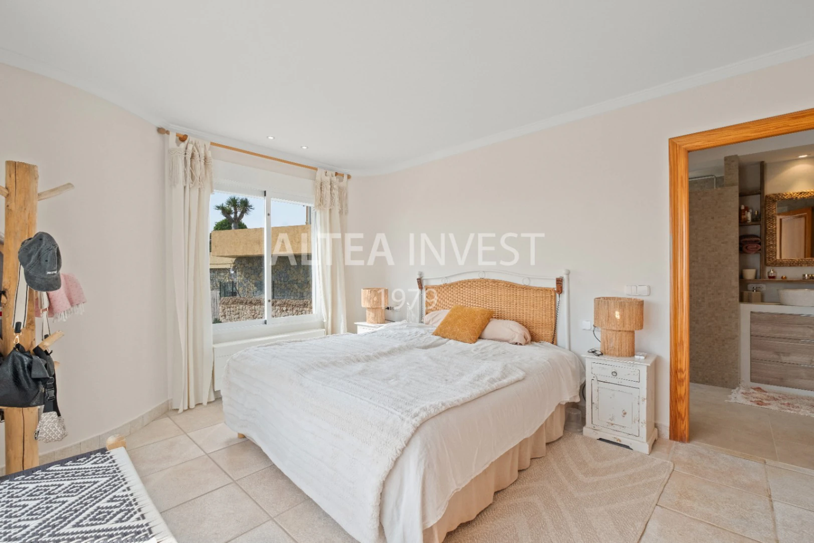 1464 - Ibiza-style villa with panoramic views of Altea Bay and the sea