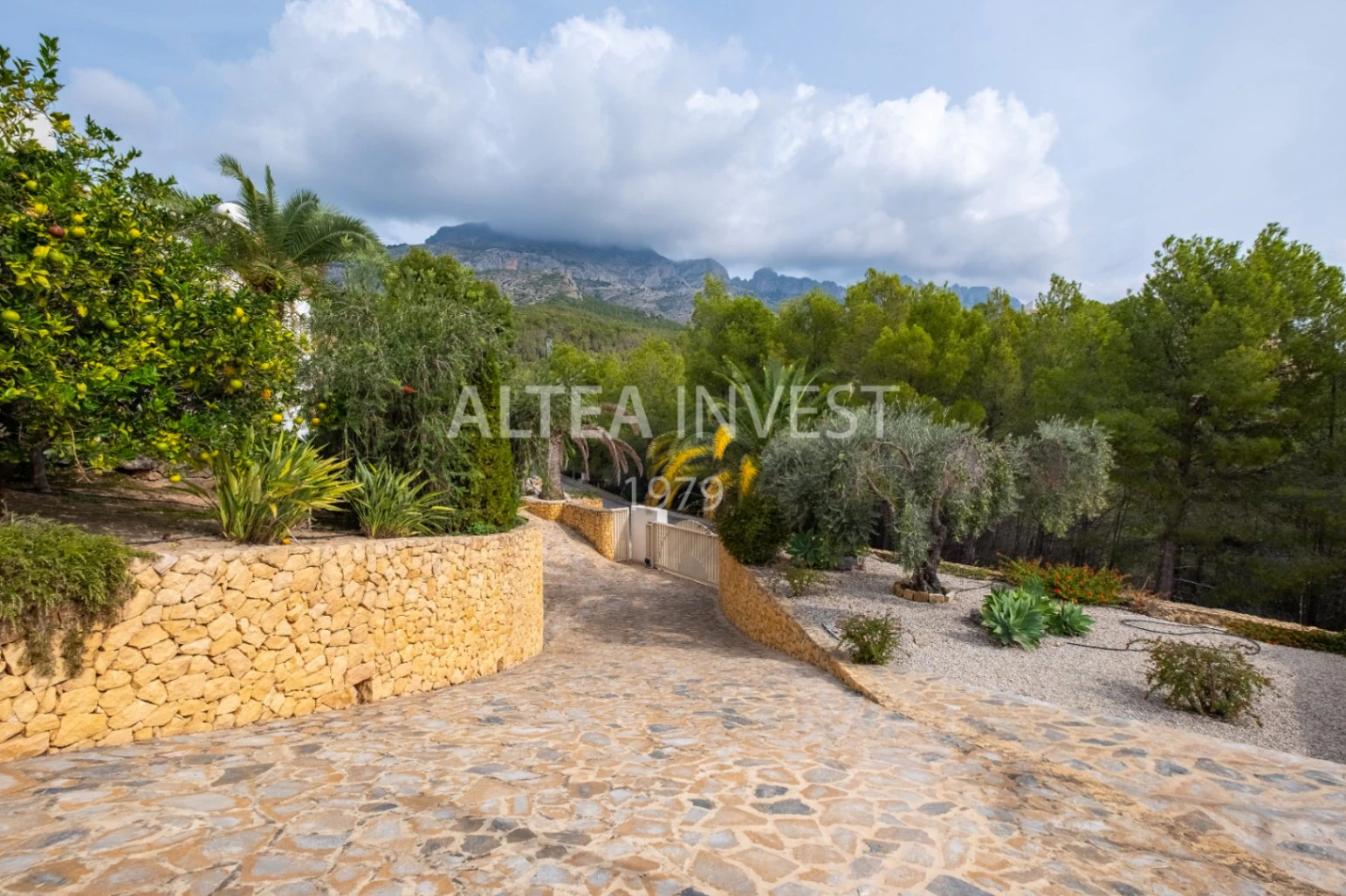 1464 - Ibiza-style villa with panoramic views of Altea Bay and the sea