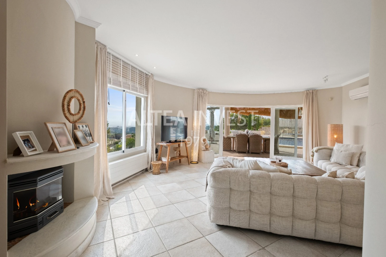 1464 - Ibiza-style villa with panoramic views of Altea Bay and the sea