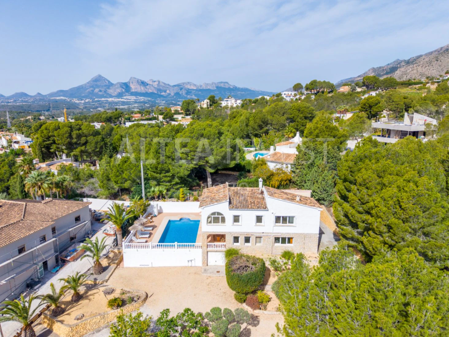 1534 - Mediterranean retreat with an Ibizan feel and panoramic views in Altea