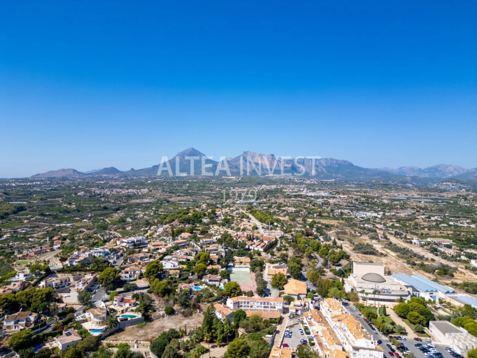 1461 - Exclusive plot in the heart of Altea's old town