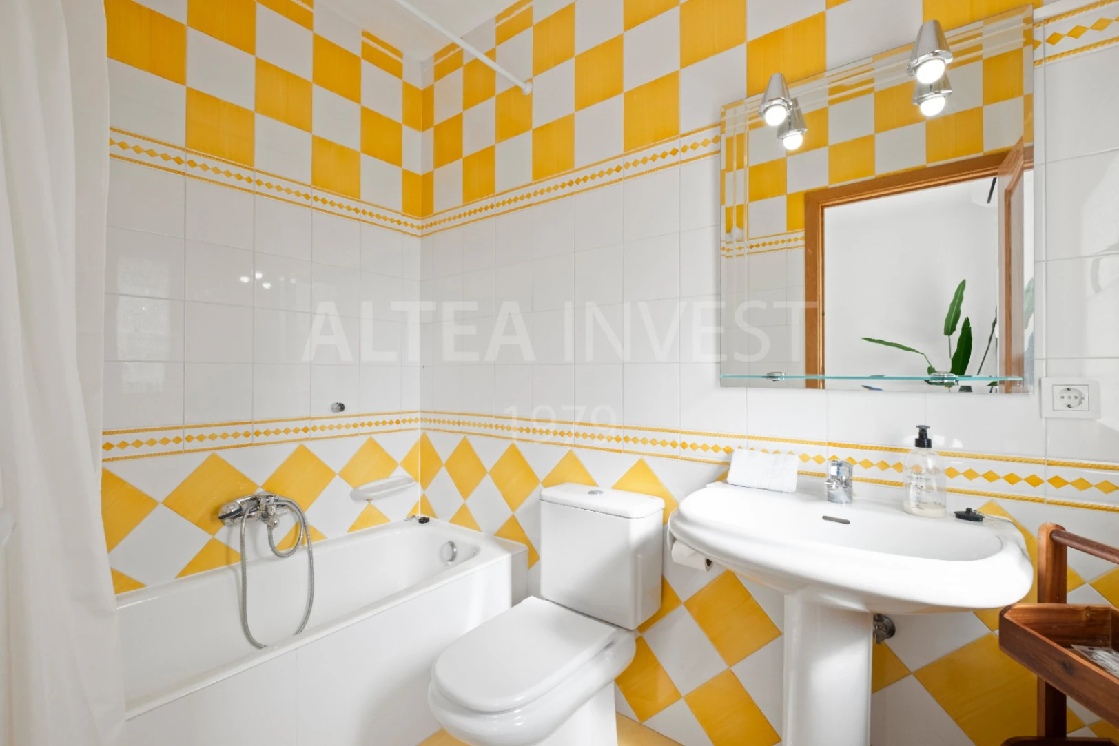 1534 - Mediterranean retreat with an Ibizan feel and panoramic views in Altea