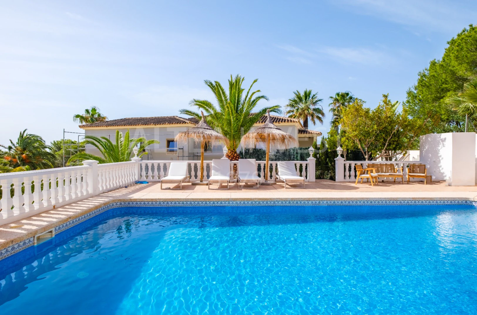 1534 - Mediterranean retreat with an Ibizan feel and panoramic views in Altea