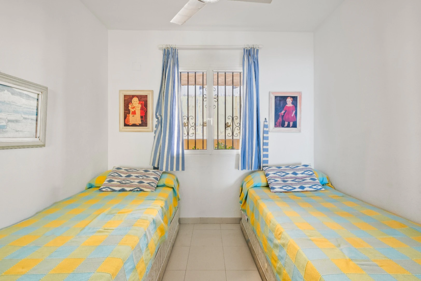 1552 - Beachfront Apartment with Panoramic Sea Views in Mascarat, Campomanes Marina