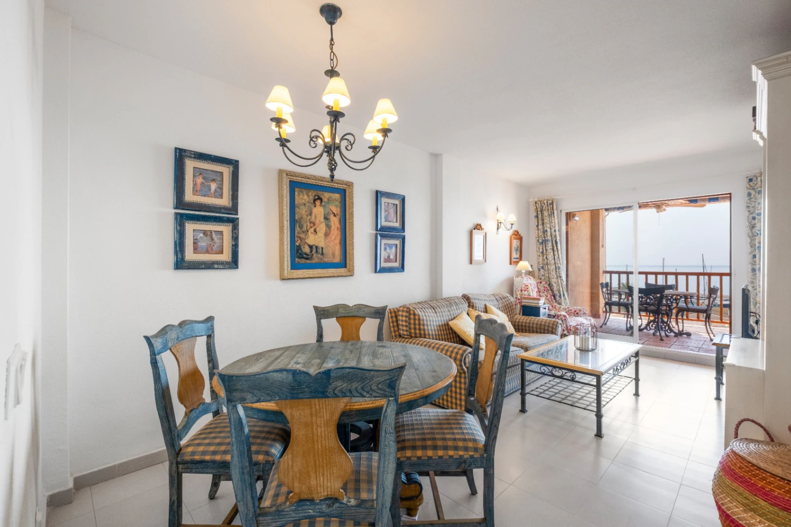 1552 - Beachfront Apartment with Panoramic Sea Views in Mascarat, Campomanes Marina