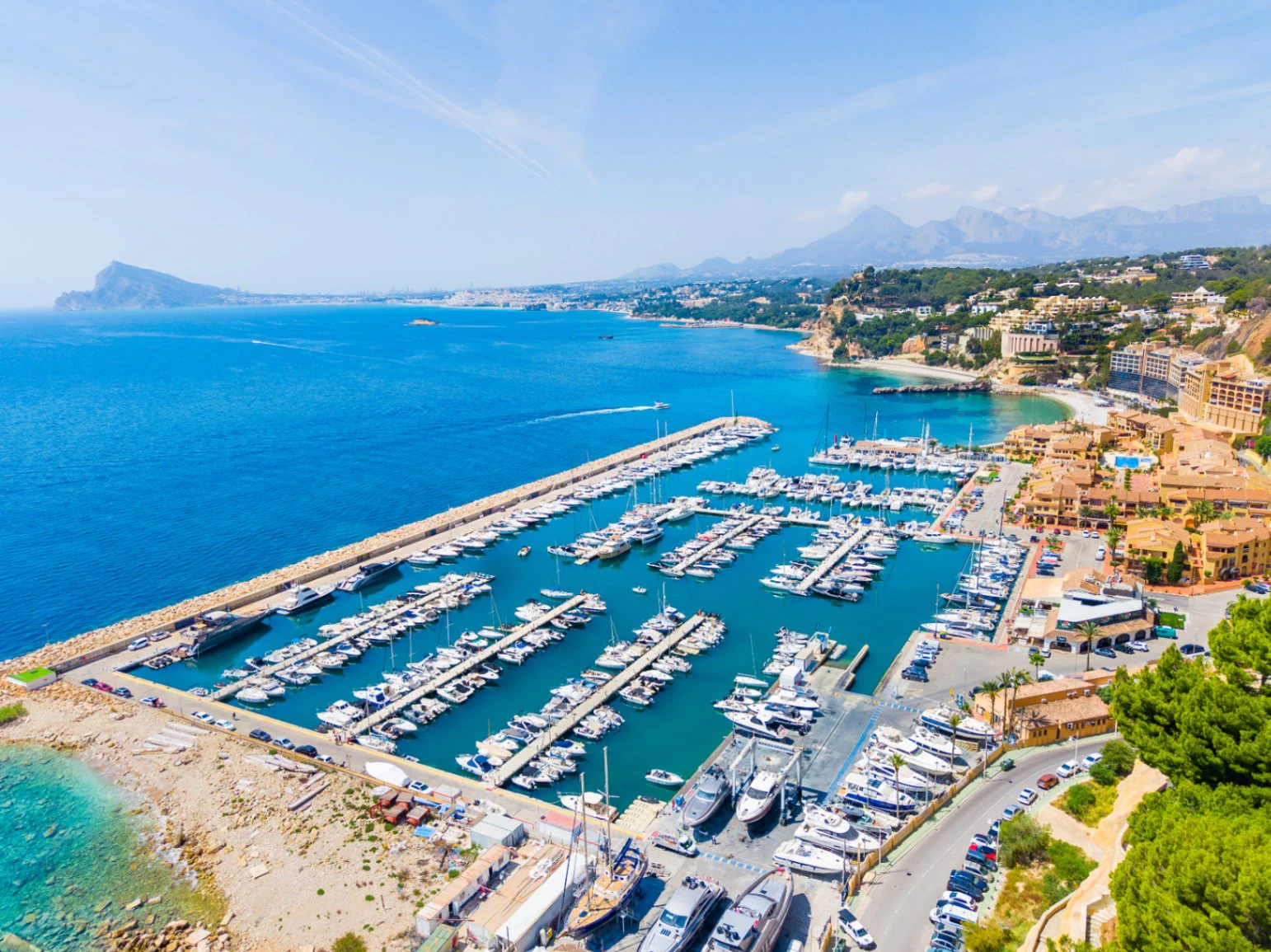 1552 - Beachfront Apartment with Panoramic Sea Views in Mascarat, Campomanes Marina