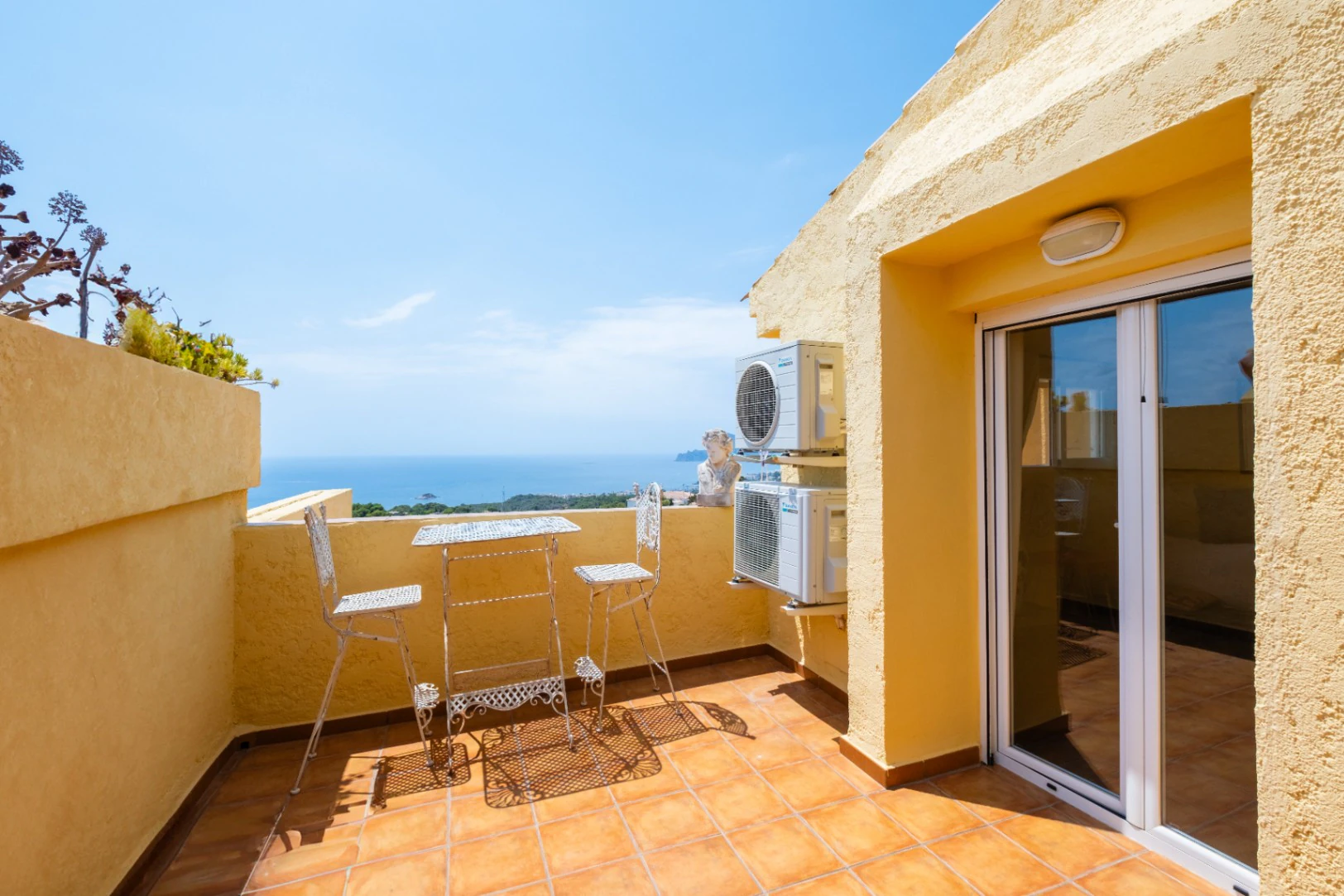1435 - Traumhafte Duplex-Terrassenwohnung mit Panoramablick auf das Meer