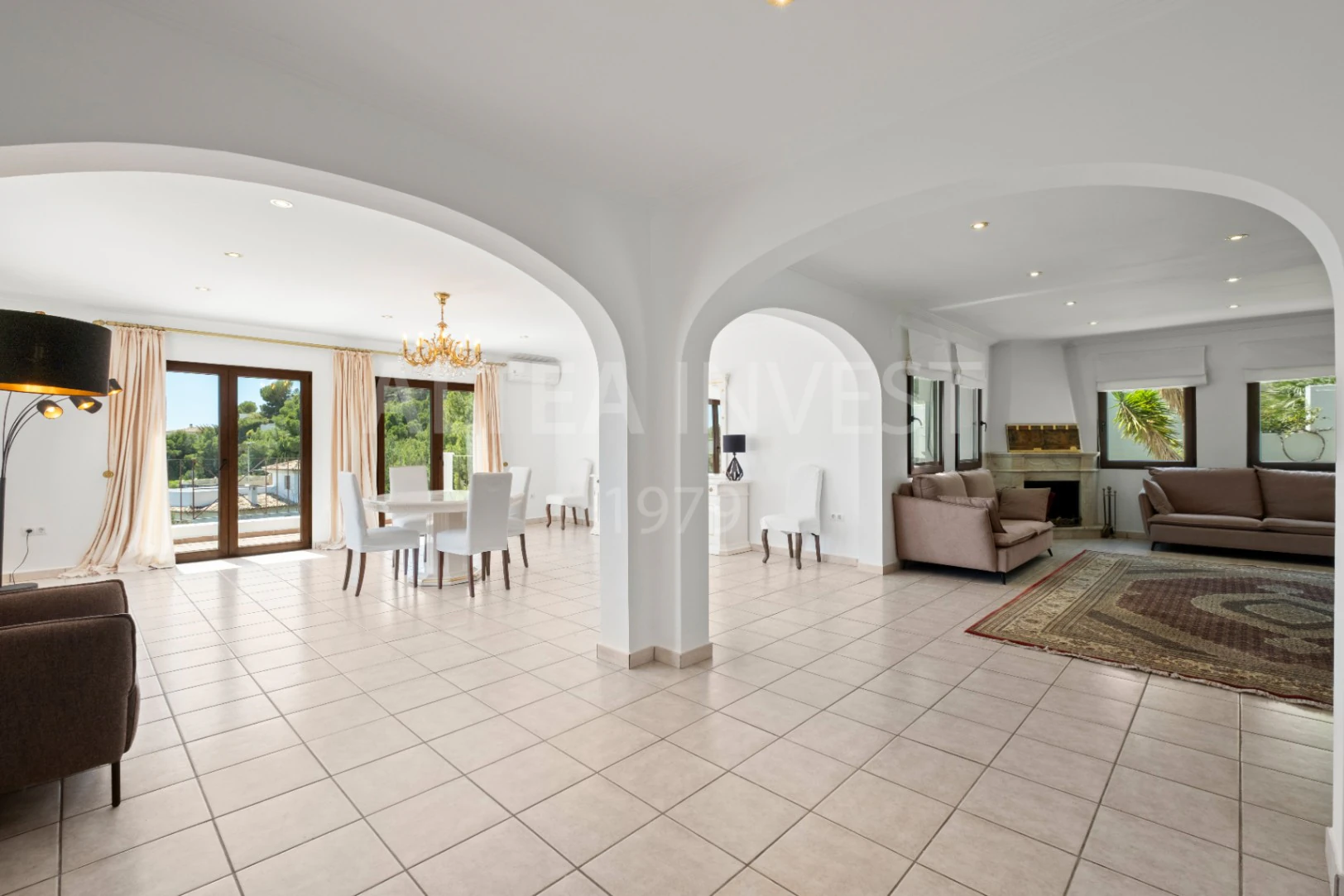 1189 - Elegante und geräumige Villa mit Blick auf die Bucht von Altea.