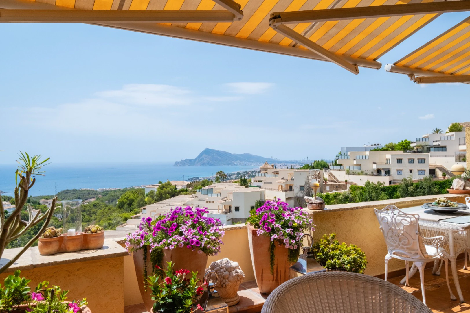 1435 - Traumhafte Duplex-Terrassenwohnung mit Panoramablick auf das Meer