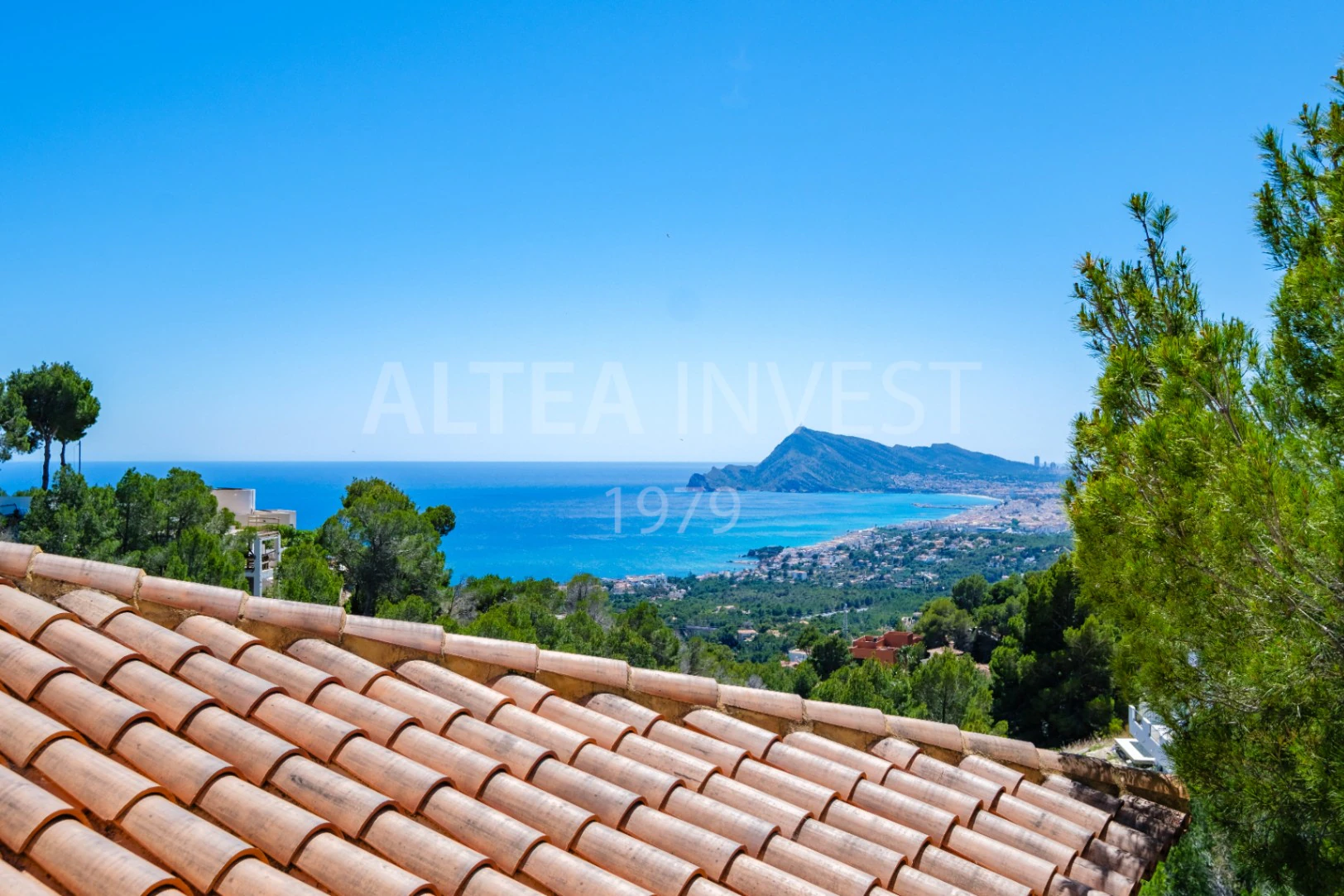 1189 - Elegante und geräumige Villa mit Blick auf die Bucht von Altea.