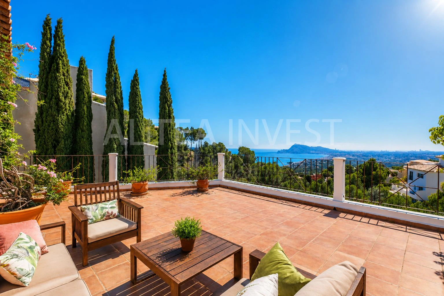 1189 - Elegante und geräumige Villa mit Blick auf die Bucht von Altea.