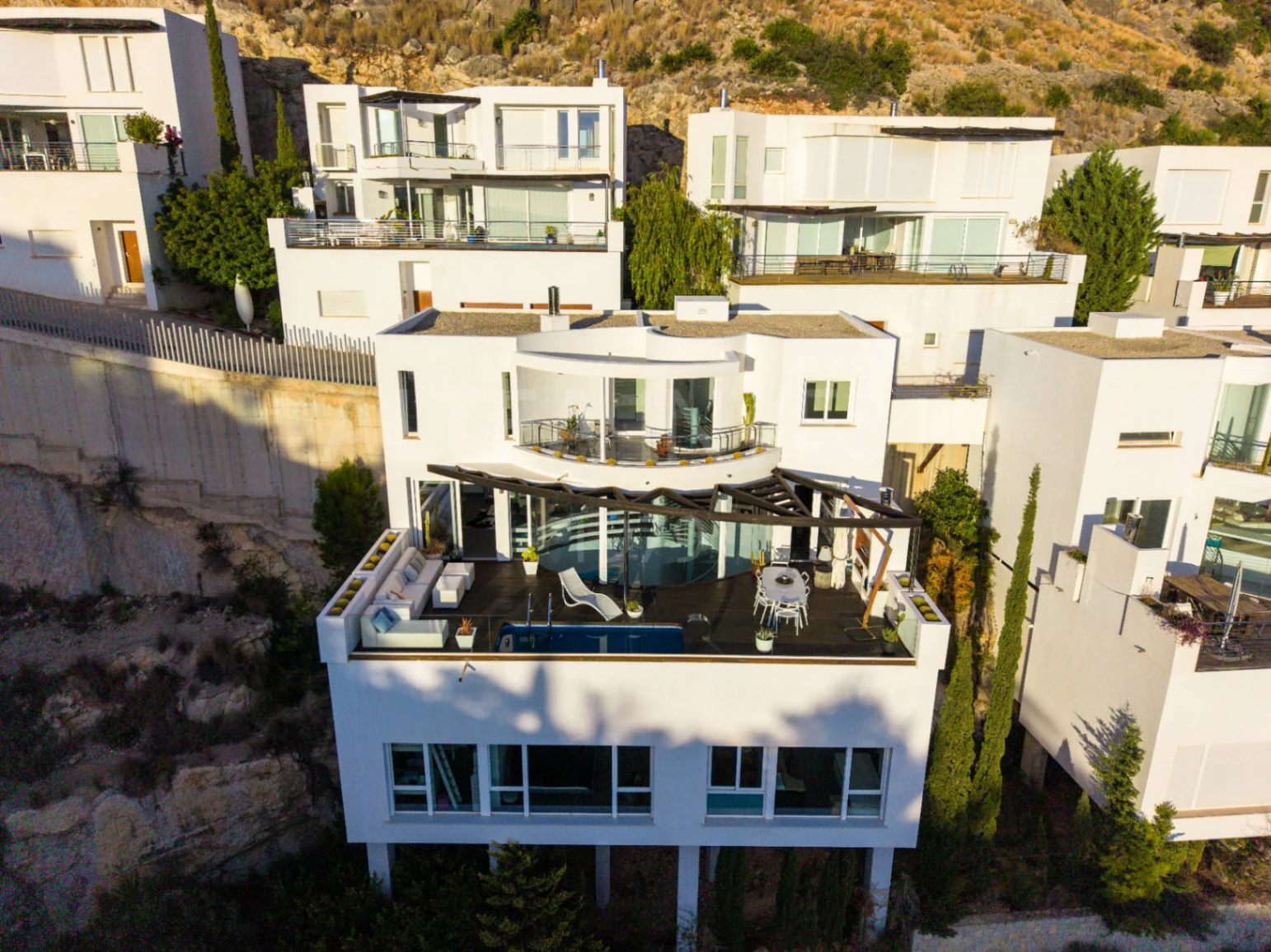 1509 - Nowoczesna willa z panoramicznymi widokami na Sierra de Altea