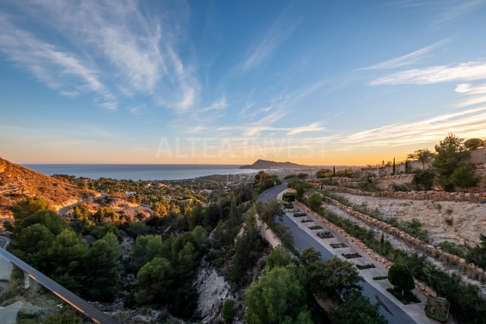 1509 - Nowoczesna willa z panoramicznymi widokami na Sierra de Altea