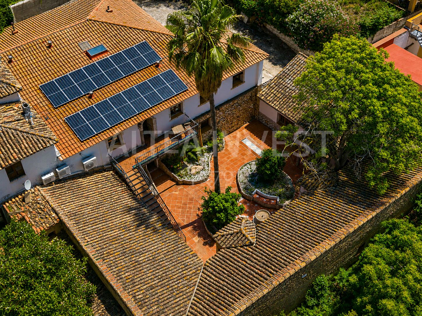 A Historic Gem with a Soul of Its Own – A Unique Investment in La Xara, Dénia