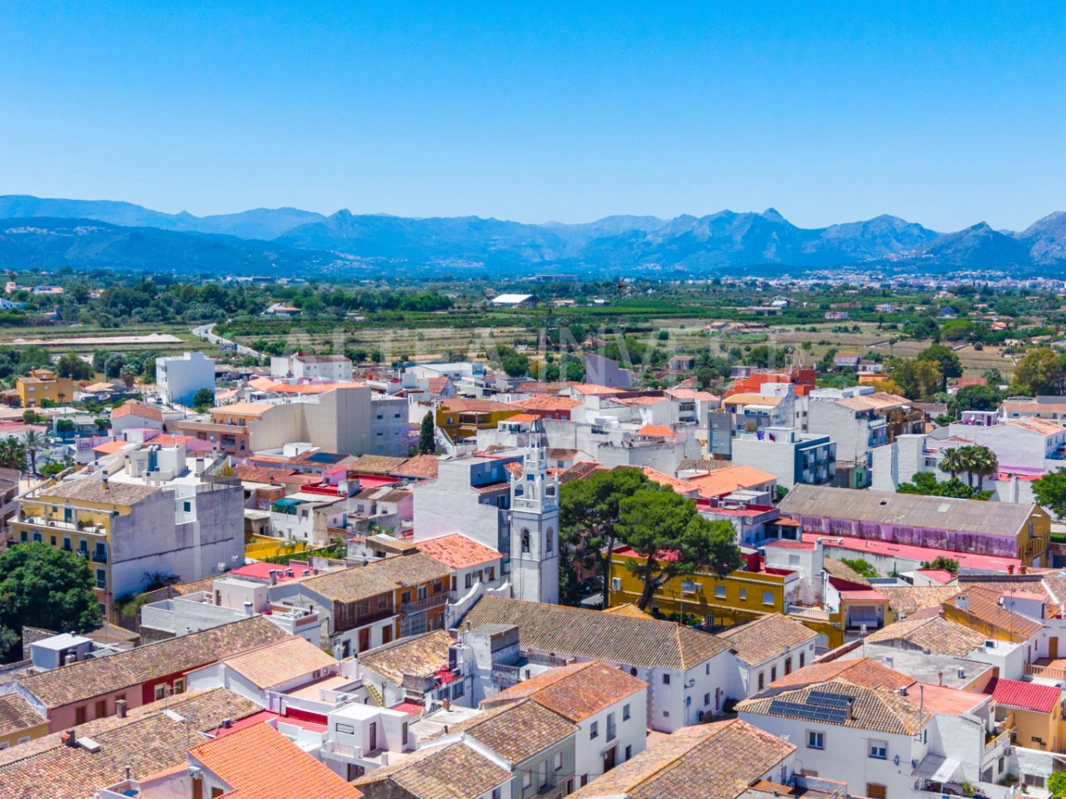 A Historic Gem with a Soul of Its Own – A Unique Investment in La Xara, Dénia