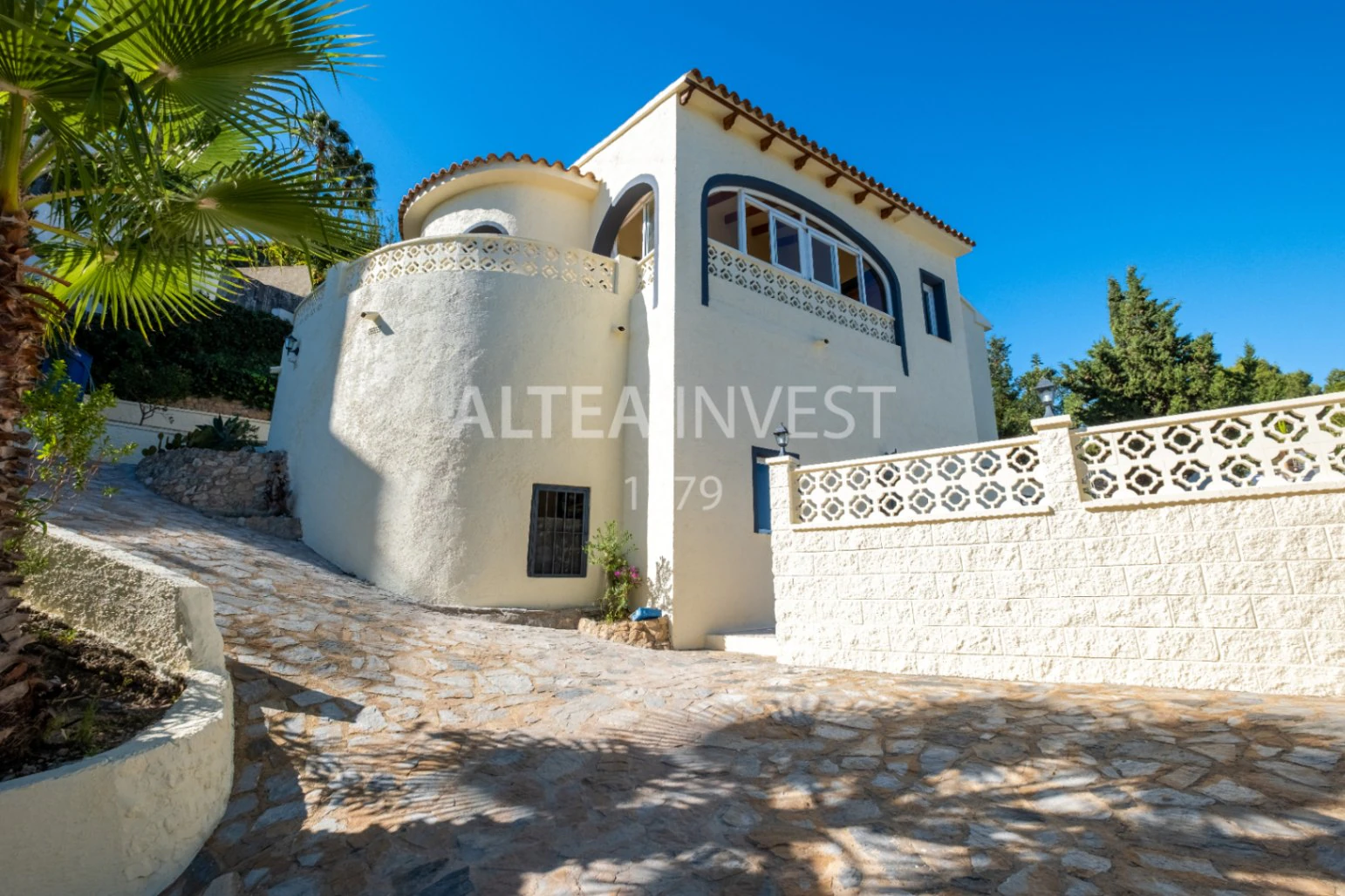 1430 - Vue sur la mer et environnement naturel – Une villa pour vivre et se détendre
