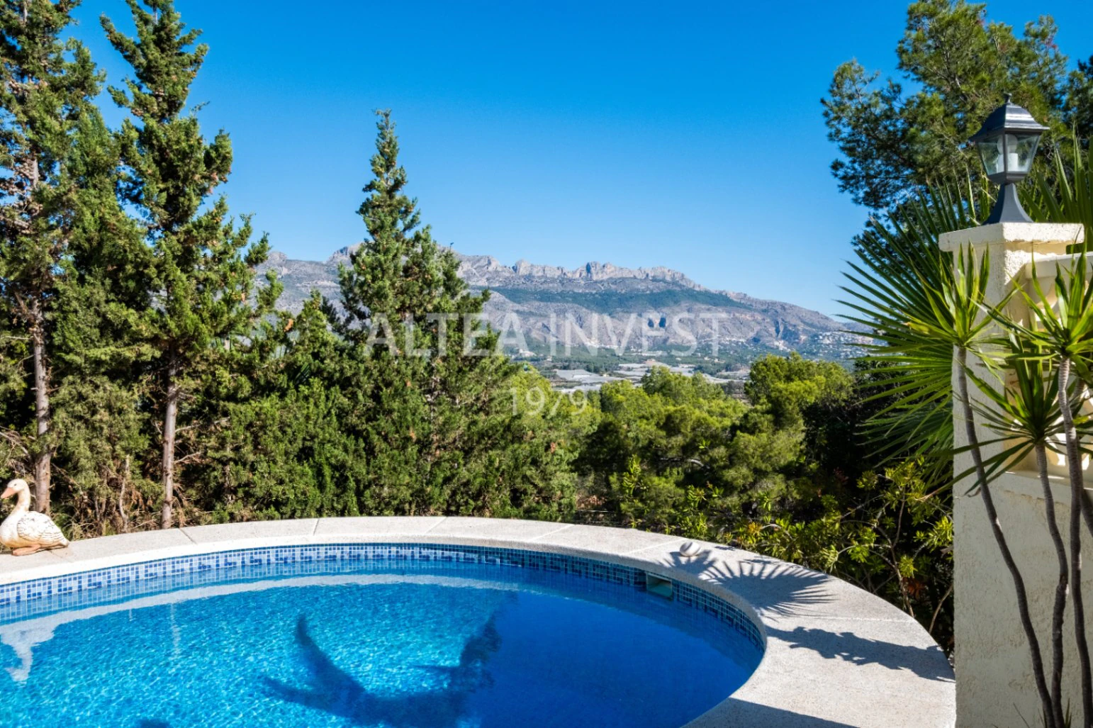 1430 - Vue sur la mer et environnement naturel – Une villa pour vivre et se détendre