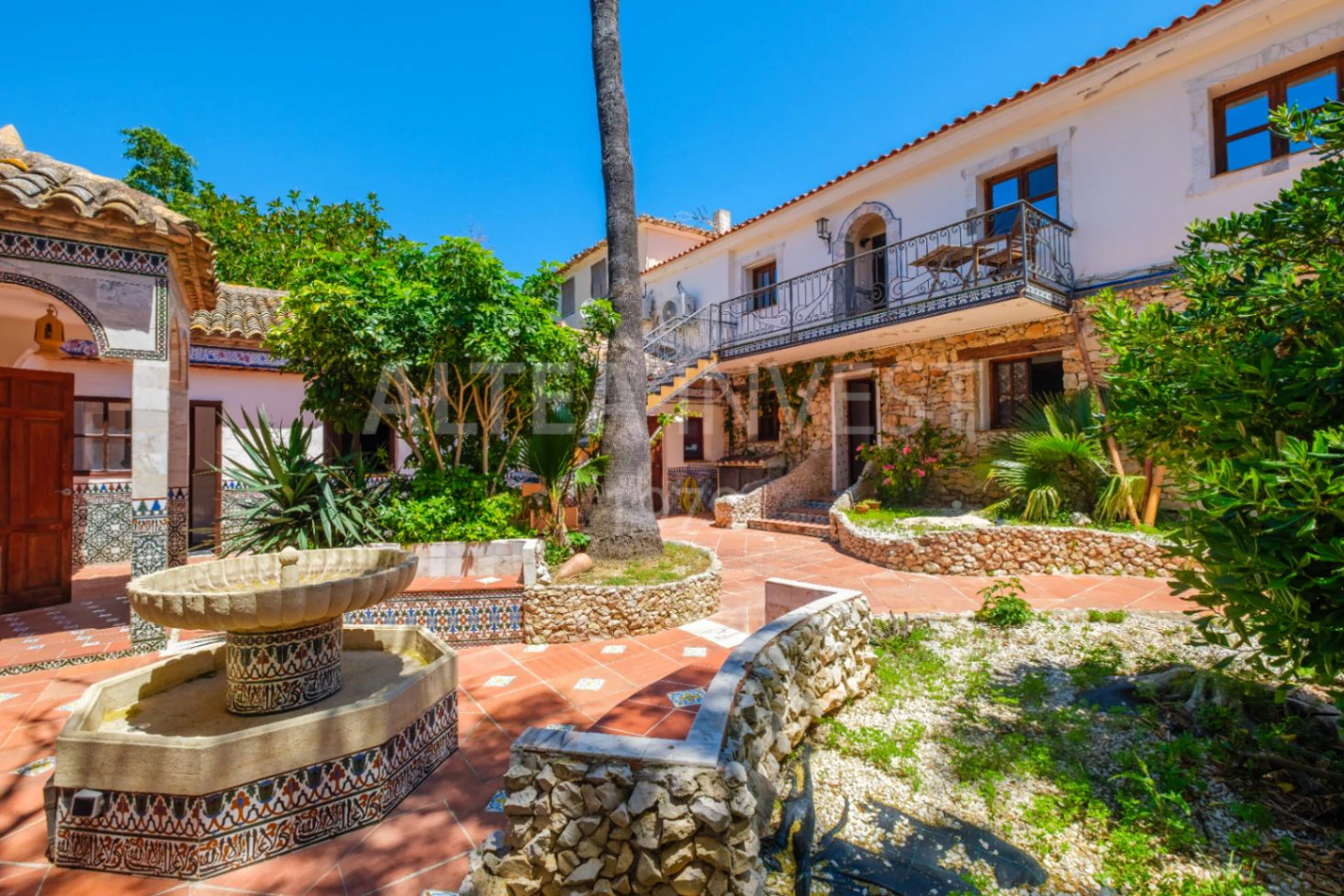 A Historic Gem with a Soul of Its Own – A Unique Investment in La Xara, Dénia