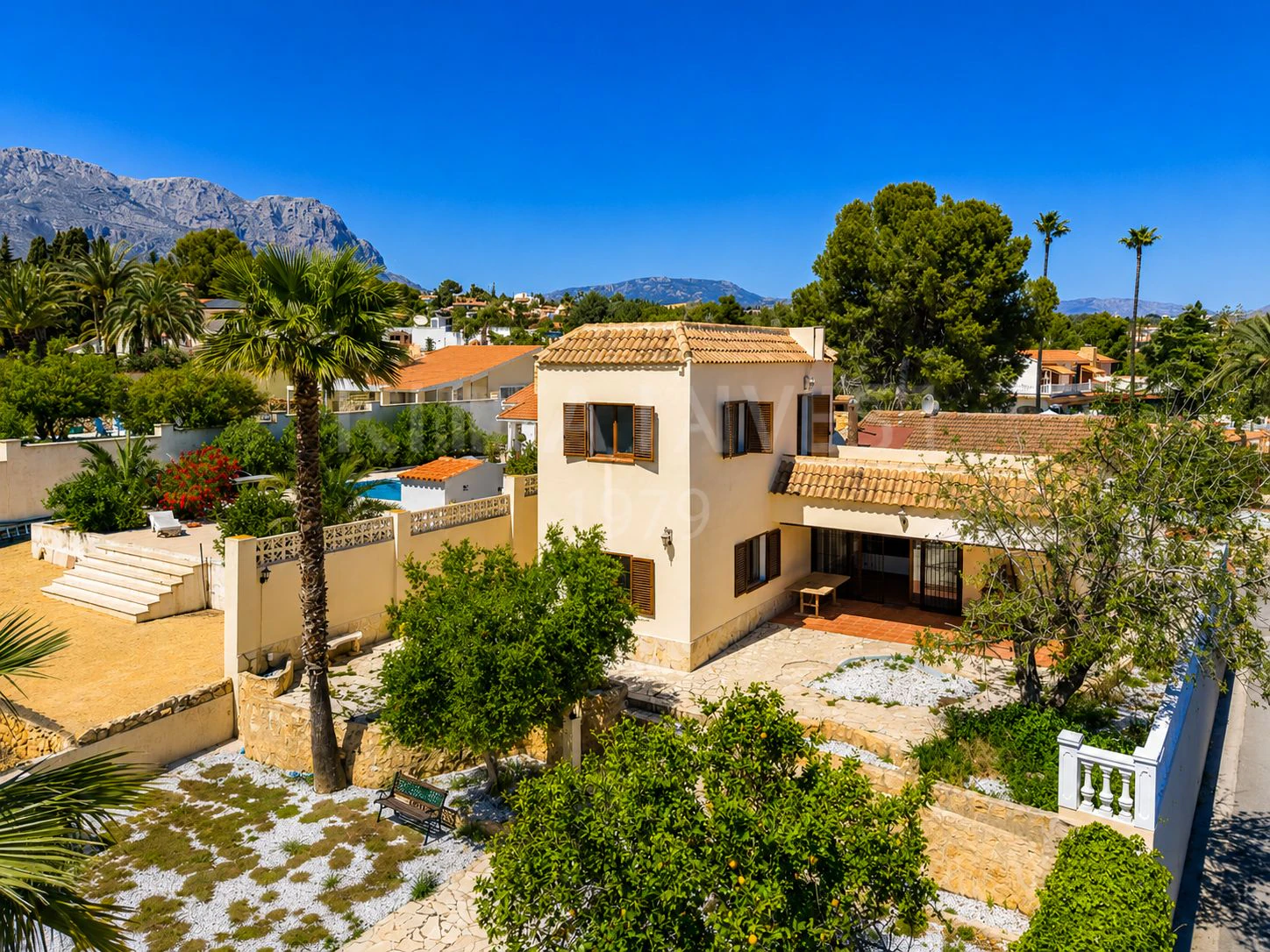 1549 - Freistehende Villa im mediterranen Stil in La Nucía
