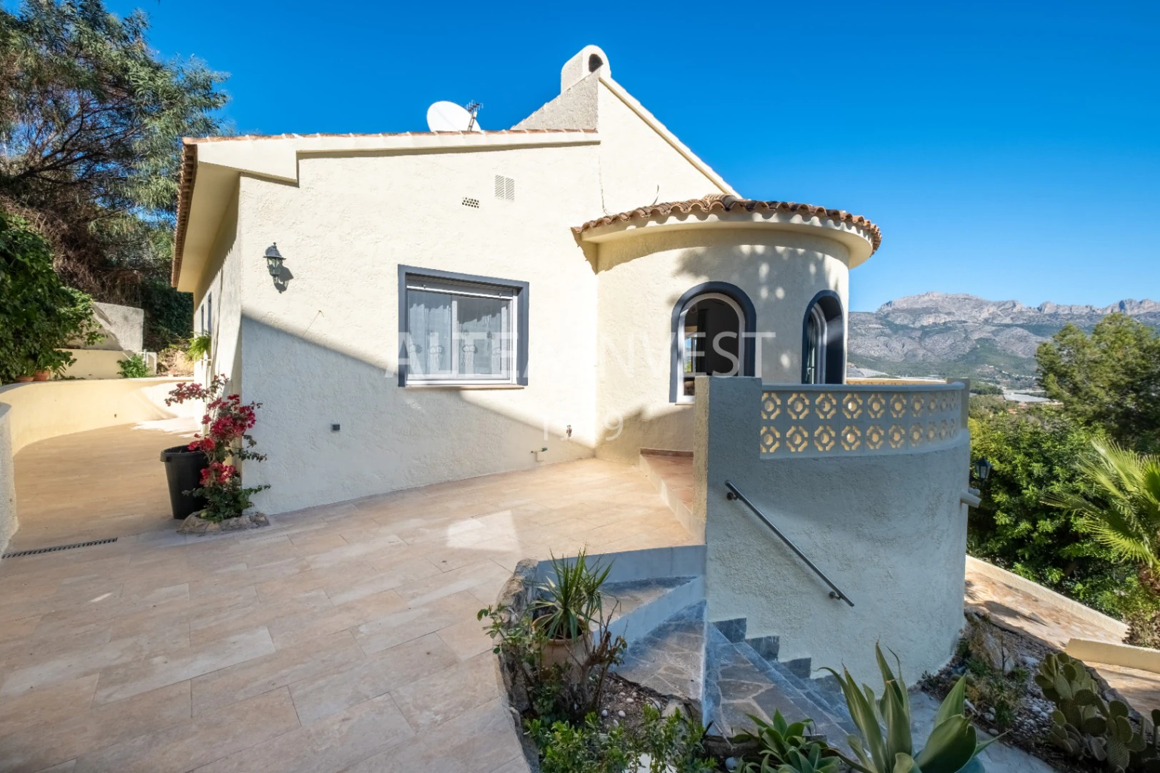 1430 - Vue sur la mer et environnement naturel – Une villa pour vivre et se détendre