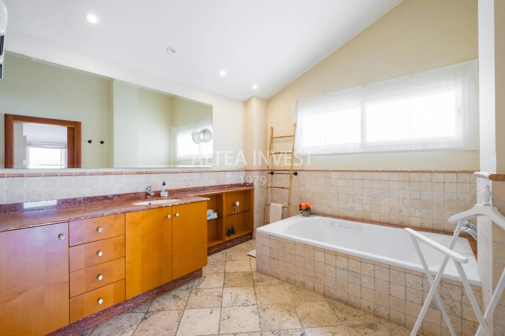1357 - Exklusive Duplex-Penthouse in Altea mit mehr als 600 m², Terrassen und spektakulärem Meerblick
