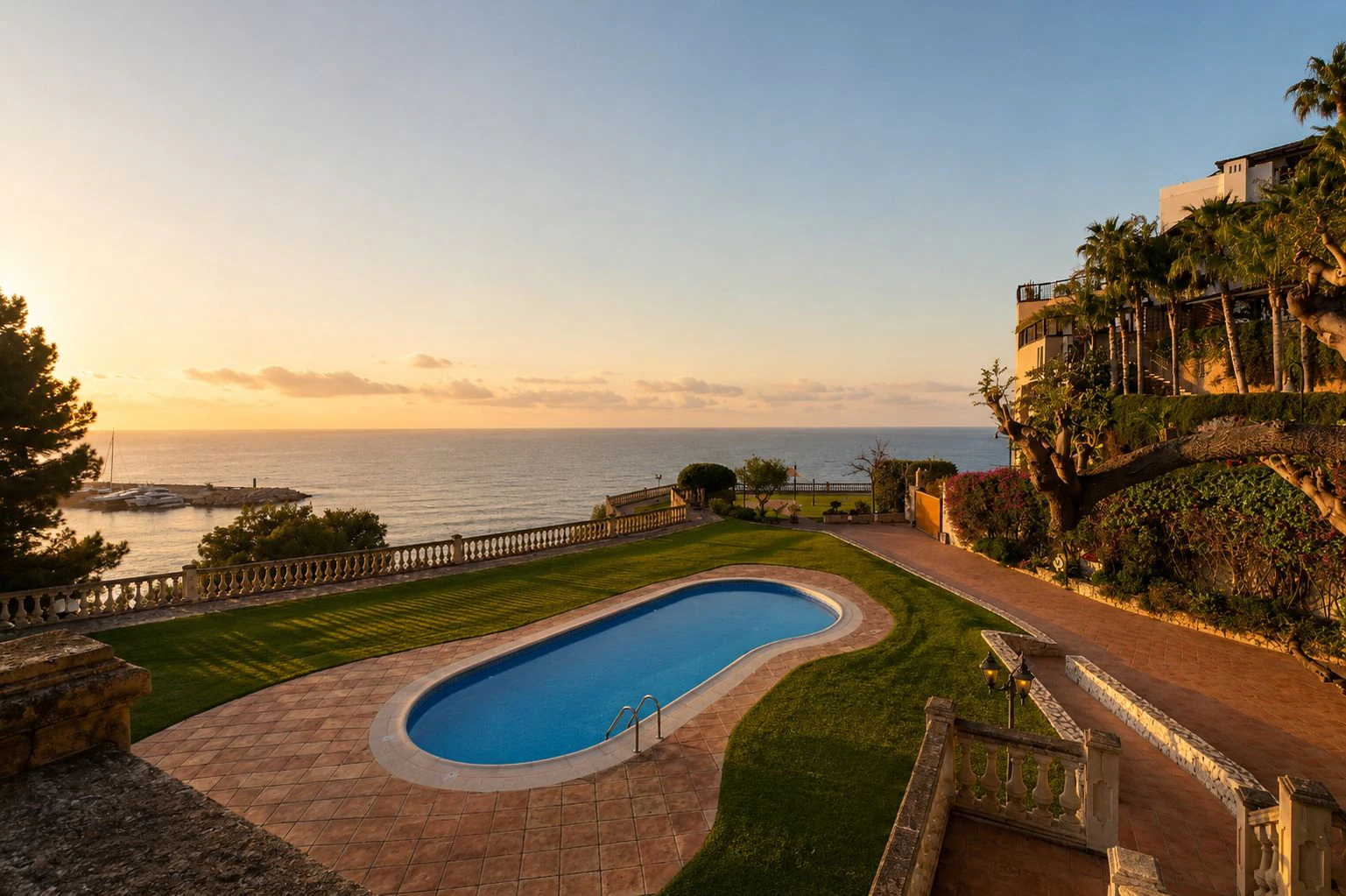 1379 - Villa La Grandalla – Direkt am Mittelmeer in Puerto Campomanes