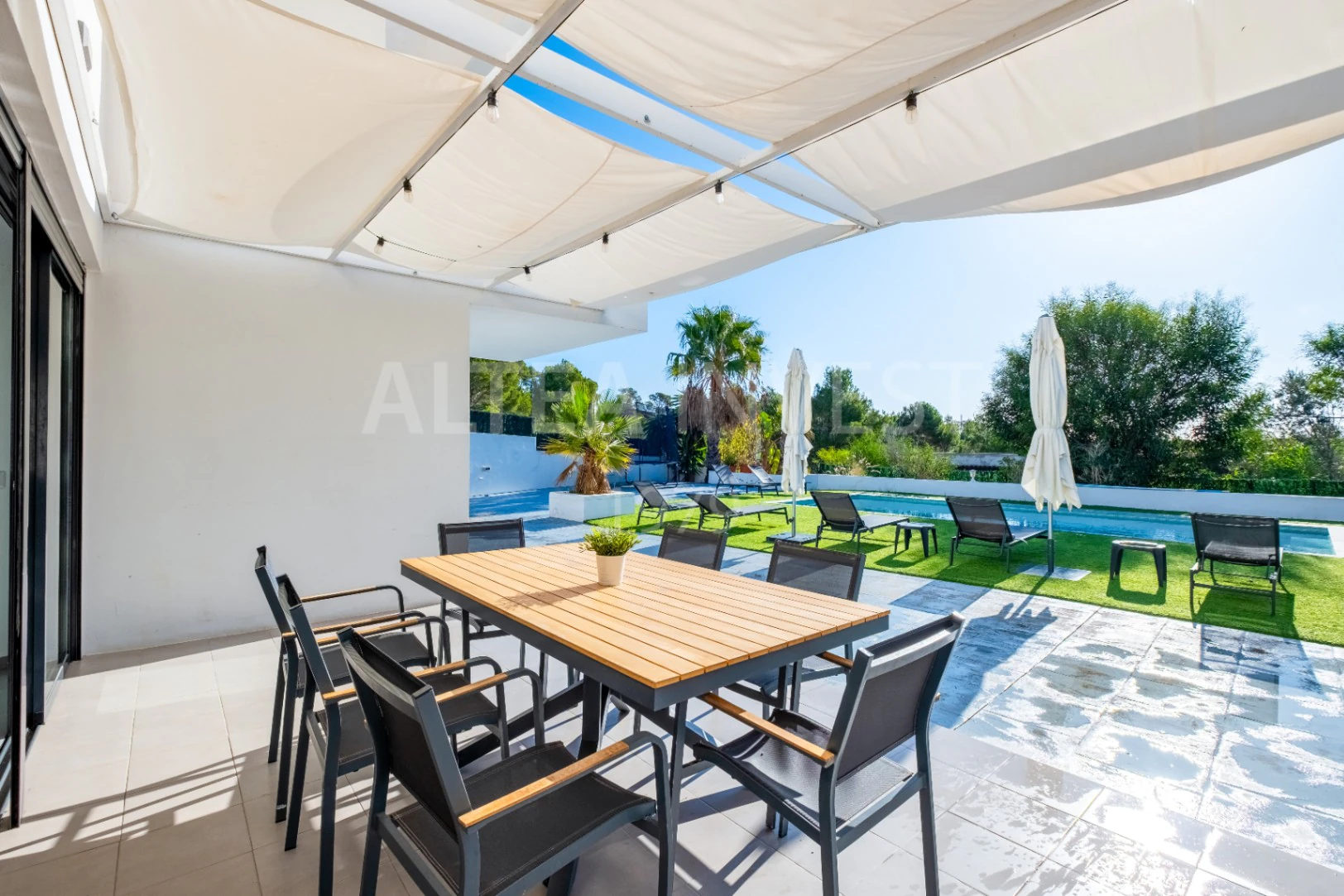 1504 - Elegante Villa Mediterránea con Vistas al Mar en La Galera de las Palmeras