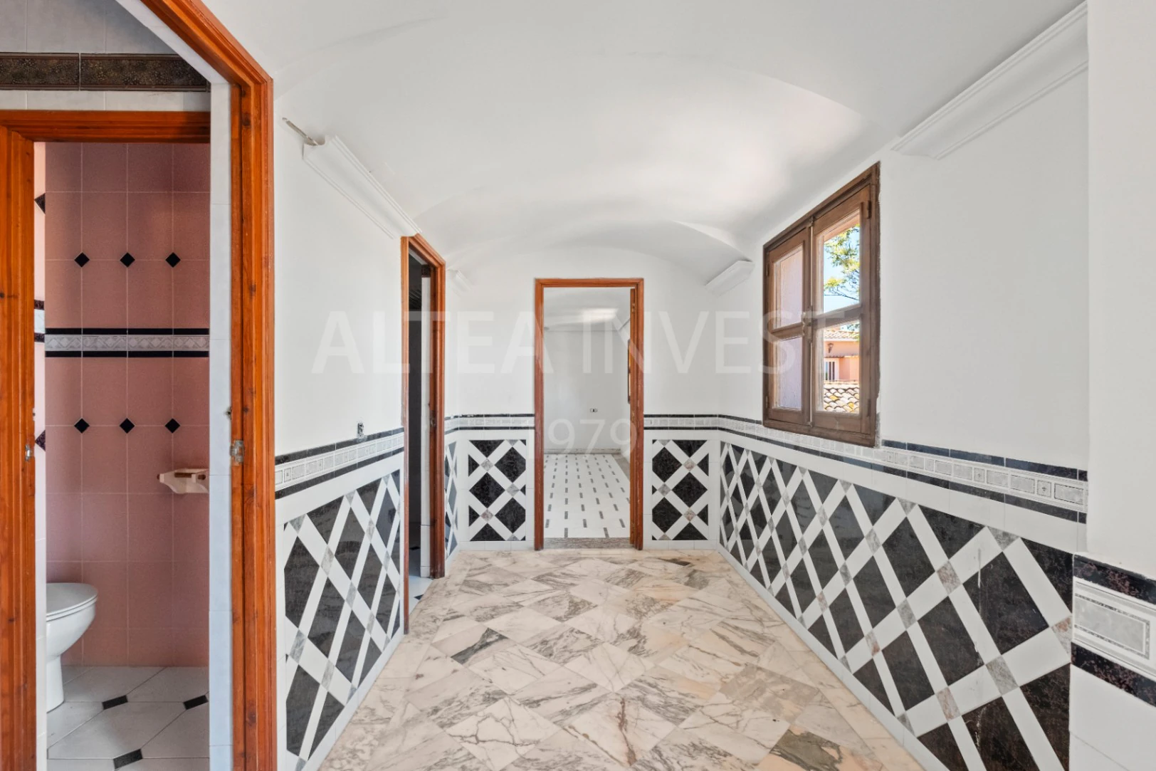 A Historic Gem with a Soul of Its Own – A Unique Investment in La Xara, Dénia