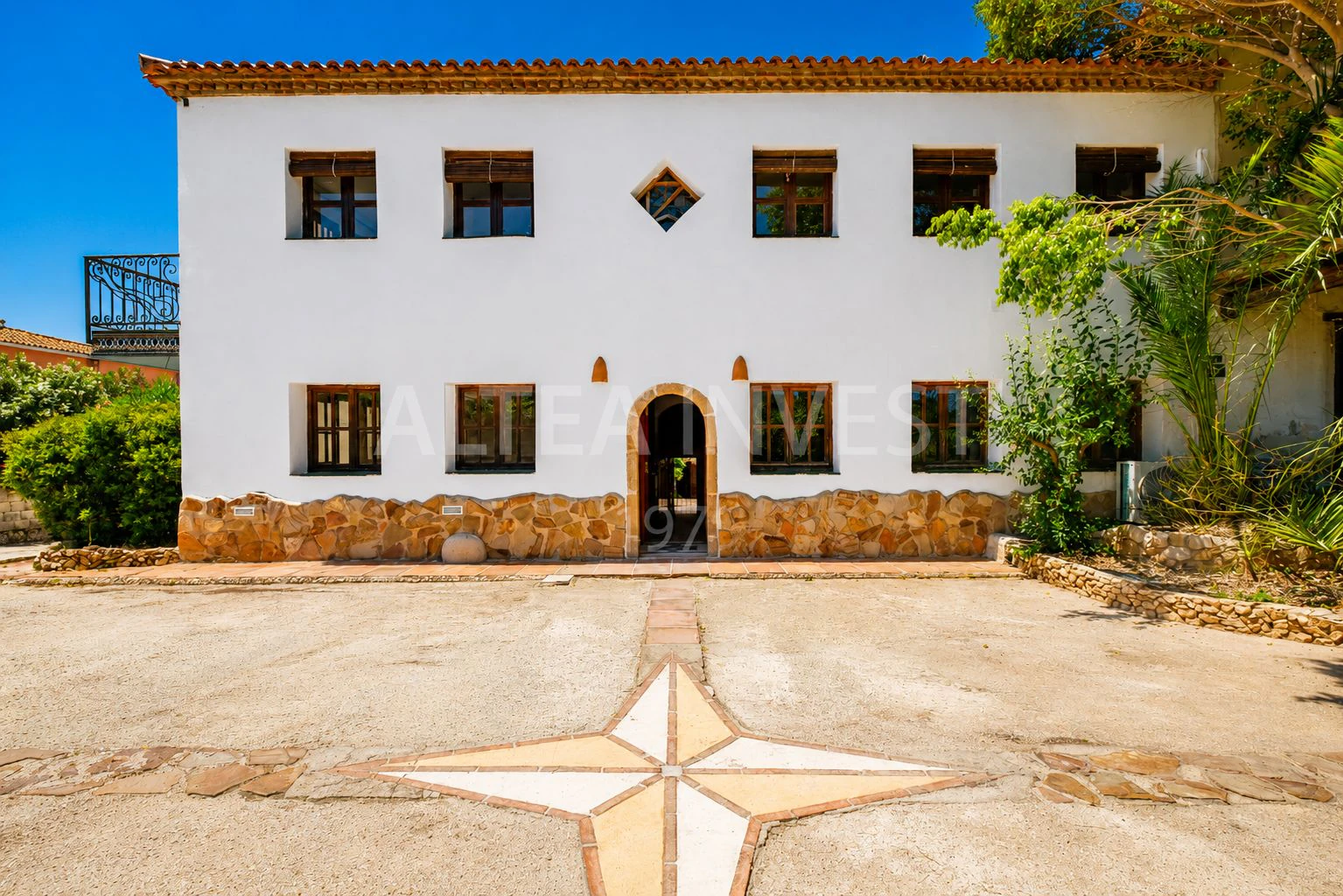 A Historic Gem with a Soul of Its Own – A Unique Investment in La Xara, Dénia