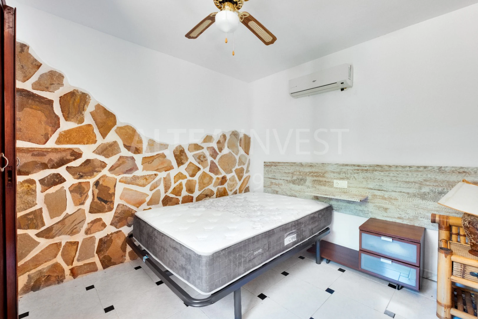A Historic Gem with a Soul of Its Own – A Unique Investment in La Xara, Dénia