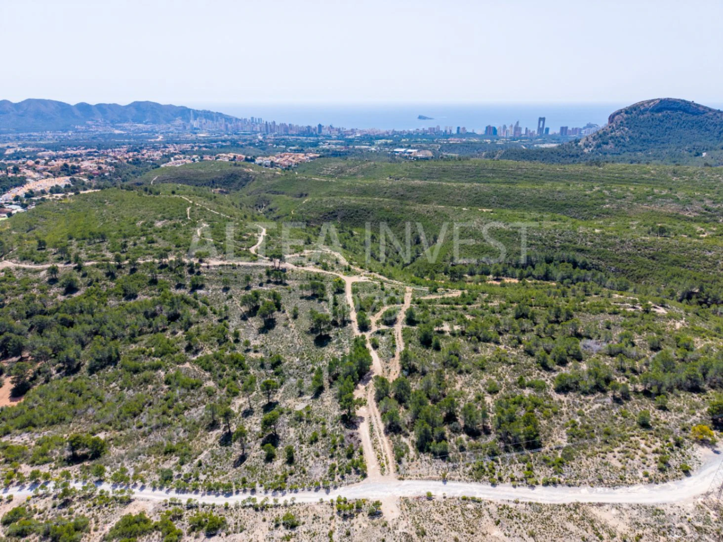 Rustic property with open views of the sea and mountains in La Nucía