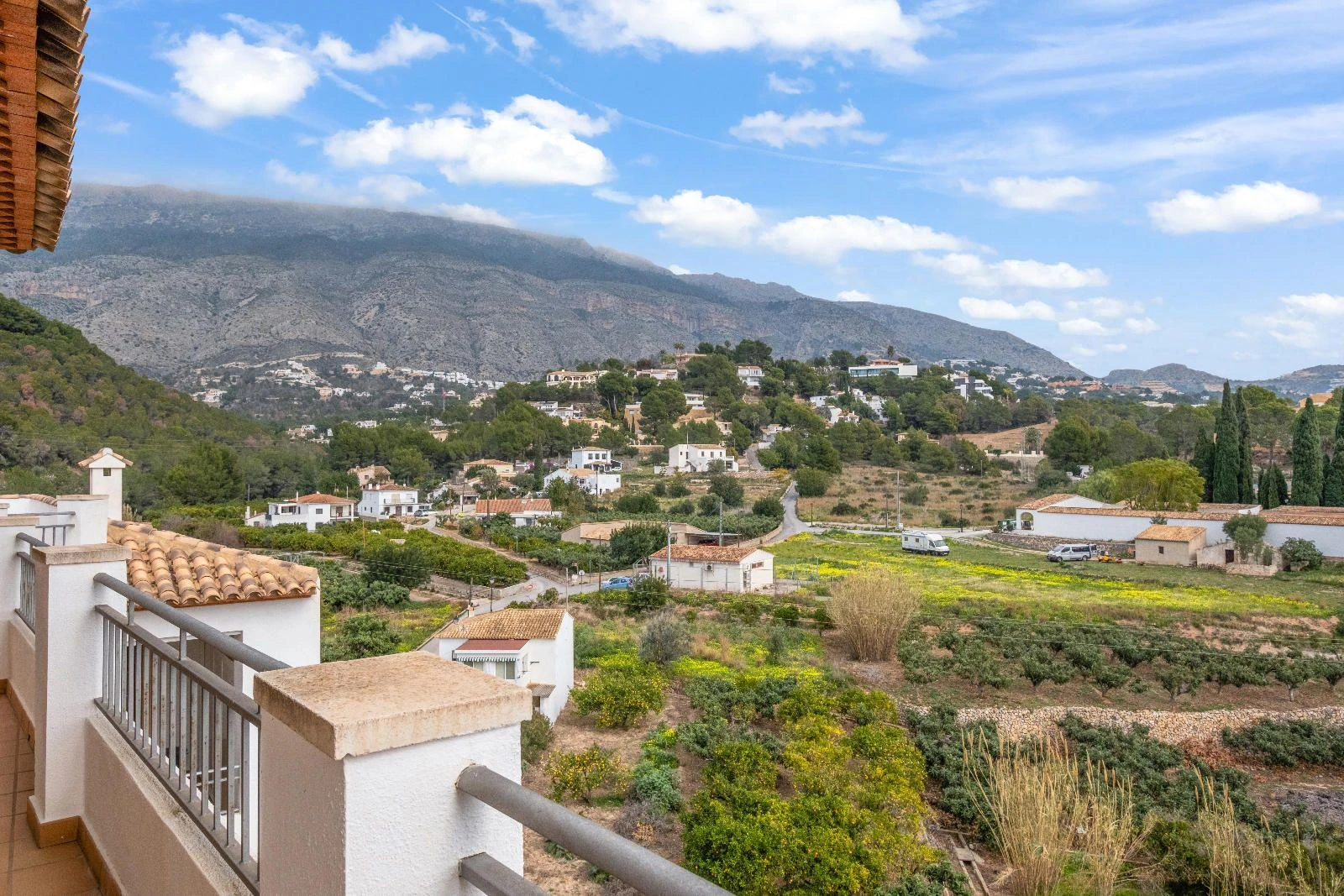 1376 - Penthouse with large terrace and panoramic views in the heart of Altea la Vella