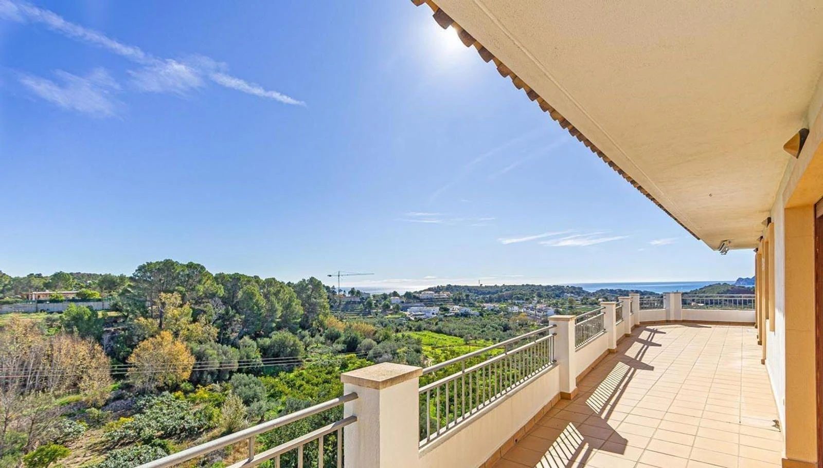 1376 - Penthouse with large terrace and panoramic views in the heart of Altea la Vella