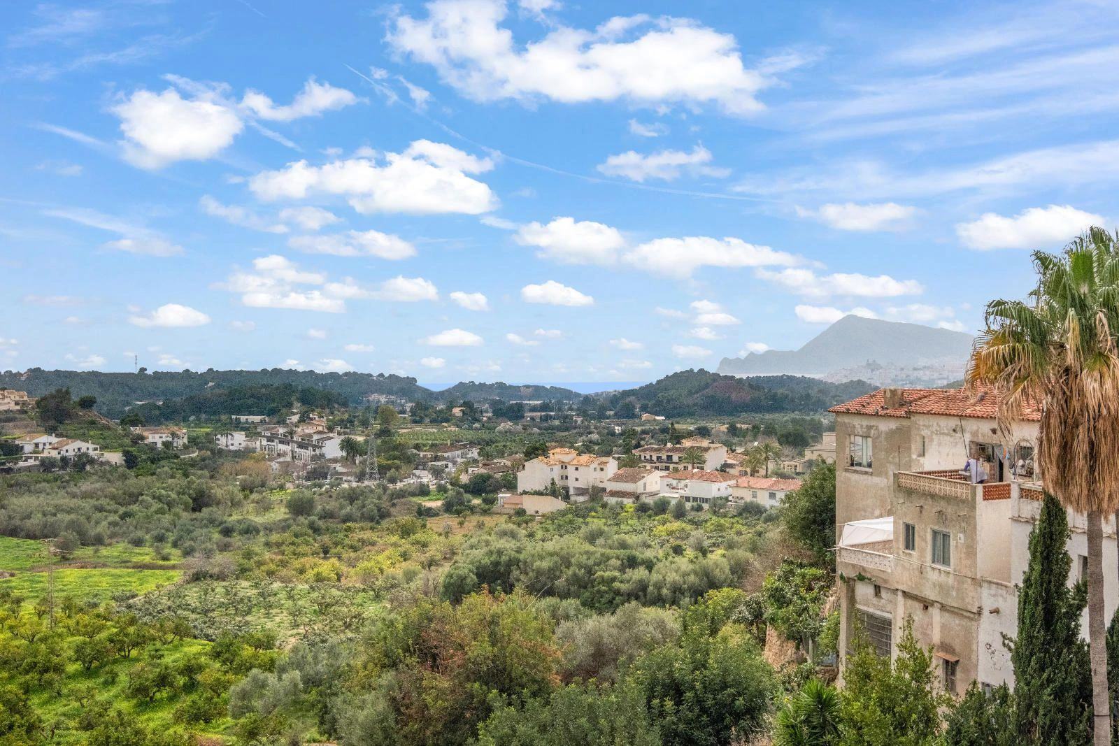 1376 - Penthouse with large terrace and panoramic views in the heart of Altea la Vella