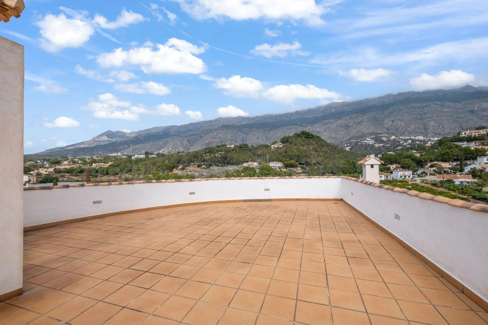 1376 - Penthouse with large terrace and panoramic views in the heart of Altea la Vella