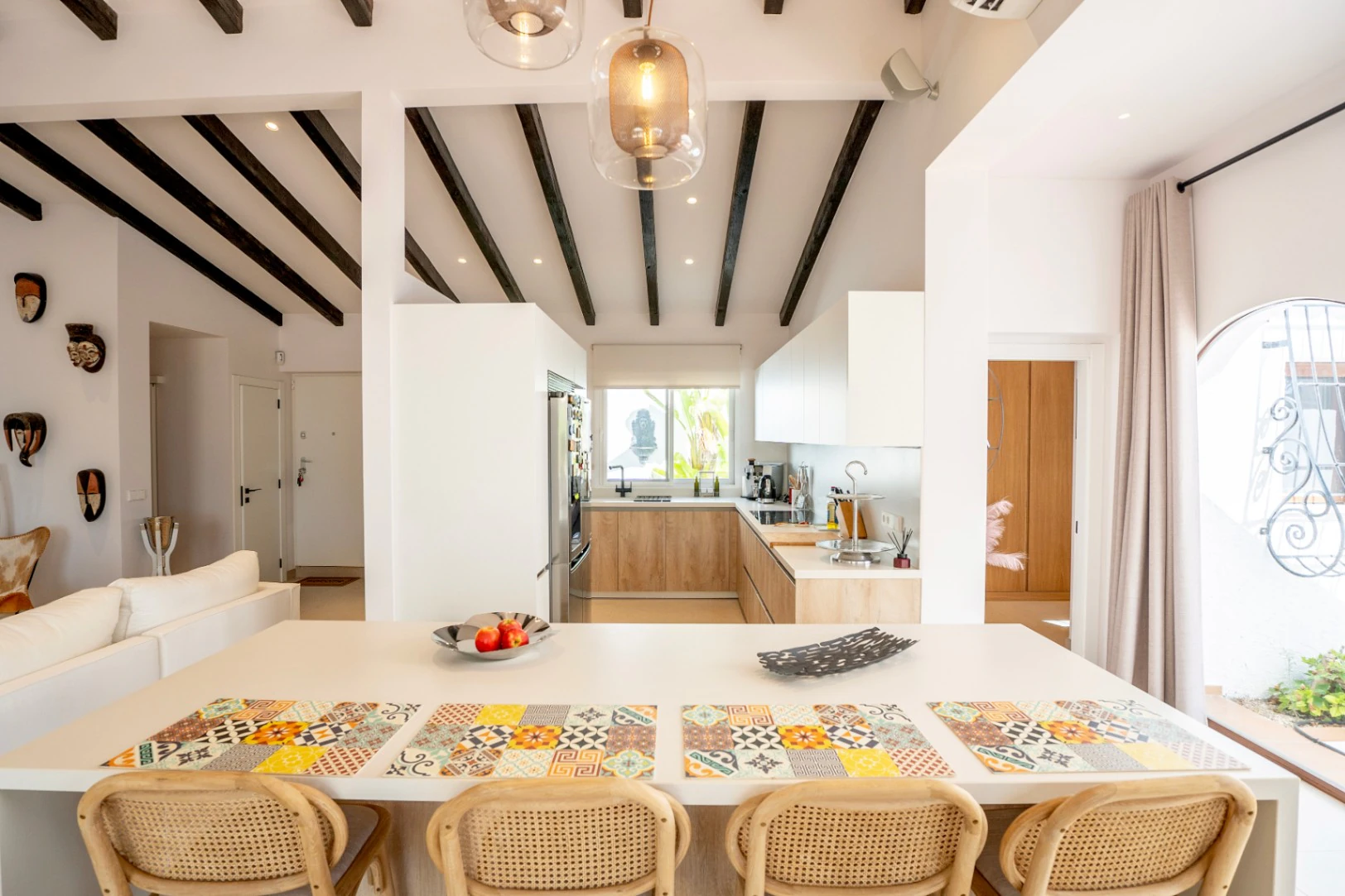 1505 - Completely renovated Mediterranean villa in El Planet.