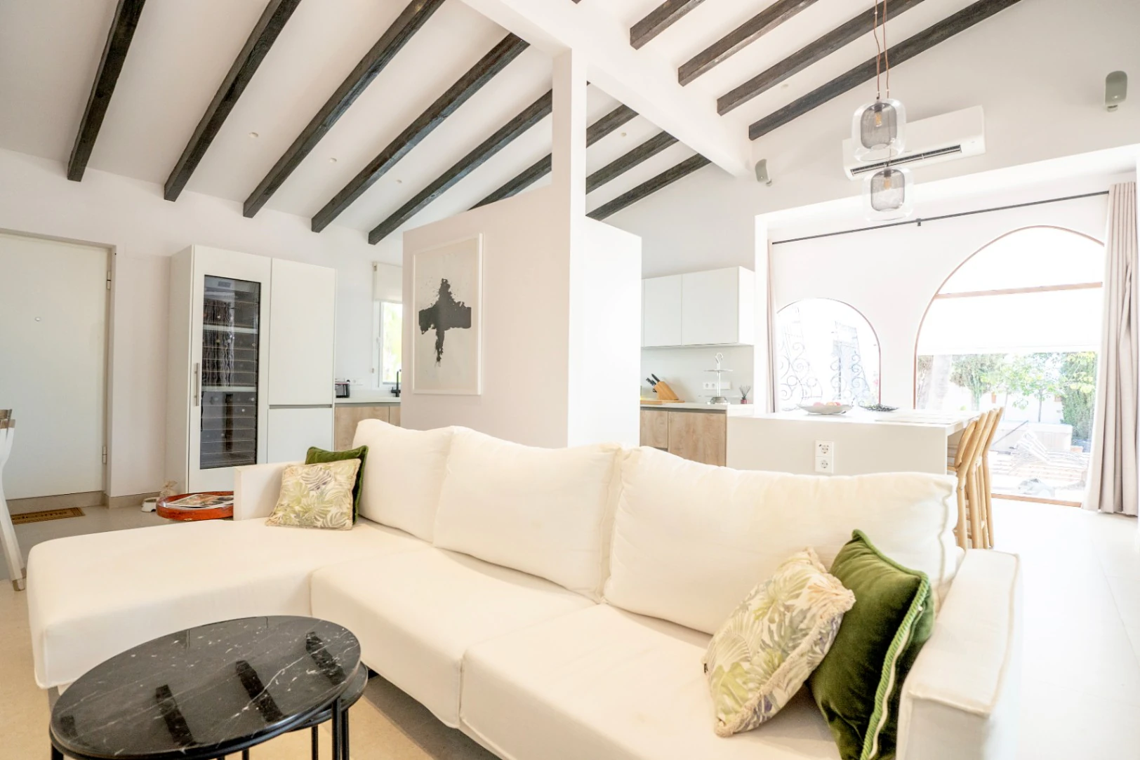 1505 - Completely renovated Mediterranean villa in El Planet.