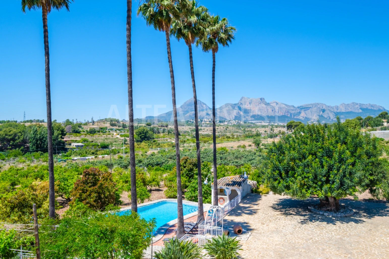 1557 - Mediterranean Estate with Over 16,000 m² of Private Land in a Unique Natural Setting of Altea