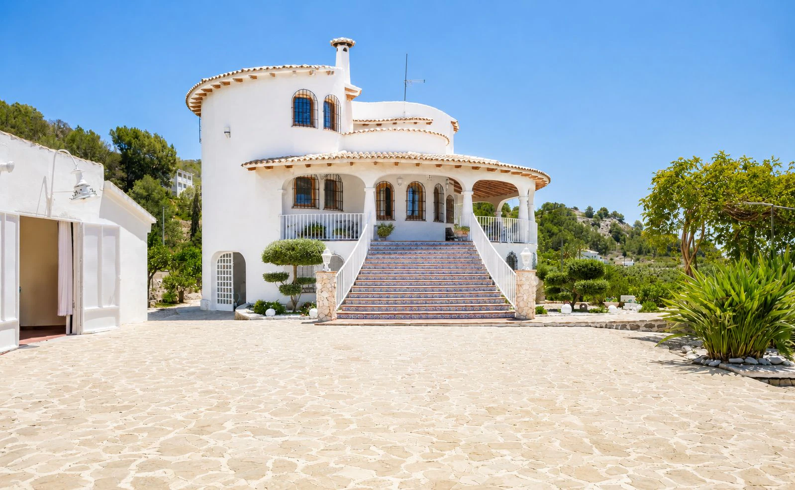 1557 - Mediterranean Estate with Over 16,000 m² of Private Land in a Unique Natural Setting of Altea